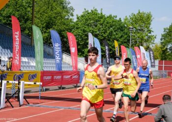 Marijampolės sporto centre vyko 1 val. bėgimo varžybos