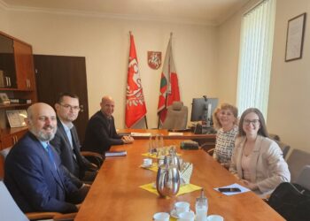 Šakių savivaldybėje lankėsi Lietuvos Junior achievement (LJA) direktorė