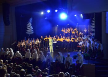 Vilkaviškio muzikos mokyklos liaudies dainų ir šokių ansamblis „Siaustinis“ surengė įspūdingą koncertą