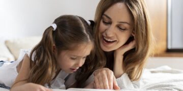 Mama skaitanti knygą