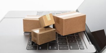 „Lietuvos paštas“ informuoja apie sukčius