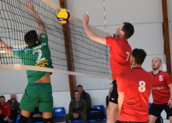 Dėl Kazlų Rūdos 4×4 atvirų tinklinio pirmenybių Didžiosios Taurės kausis „Top Sport“ ir Vilkaviškio miesto TK