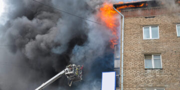 Marijampolėje - didelis gaisras daugiabutyje