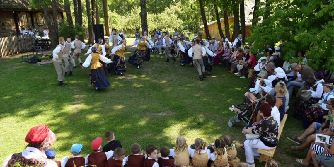 Jono Basanavičiaus gimtinės lankytojai kviečiami užsukti į jubiliejinį Sūduvos folkloro festivalį – veiklos čia ras ne tik folkloro gerbėjai