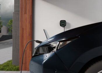 Ką reikia žinoti apie elektromobilių įkrovimo stotelės įrengimą?