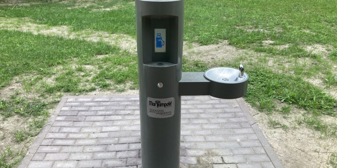 Poezijos parke įrengta tvarkinga geriamojo vandens stotelė