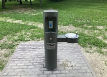 Poezijos parke įrengta tvarkinga geriamojo vandens stotelė