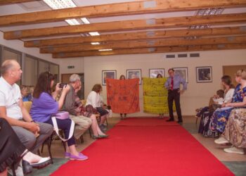 Kazlų Rūdoje vyko JAV neurologo bei menininko Audriaus Plioplio šilko skraisčių paroda