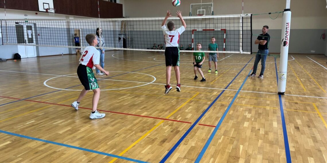 Lietuvos vaikų U-12 berniukų salės tinklinio čempionate - bronzos medaliai