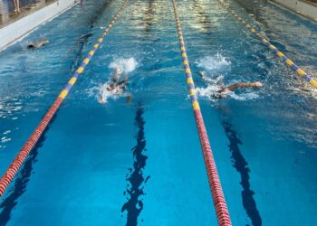 Marijampolės sporto centro baseine vyko jauniausiųjų plaukikų varžybos