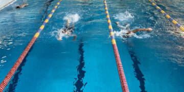 Marijampolės sporto centro baseine vyko jauniausiųjų plaukikų varžybos