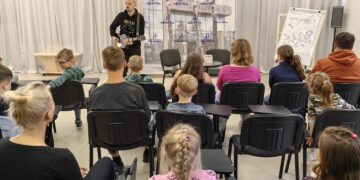 Šakių bibliotekoje viešėjo rašytojas Virgis Šidlauskas