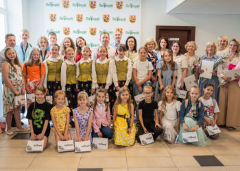 Dėmesys ir premijos jauniesiems kūrėjams bei juos ruošusiems mokytojams