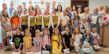 Dėmesys ir premijos jauniesiems kūrėjams bei juos ruošusiems mokytojams