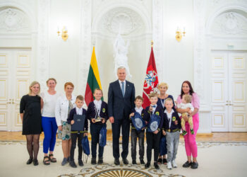 Prezidento taurės šachmatų turnyro nugalėtojai – Vilkaviškio „Ąžuolo“ progimnazijos komanda