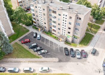 Atnaujintos automobilių stovėjimo aikštelės