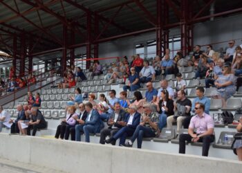 Atvertos Kybartų miesto stadiono tribūnos