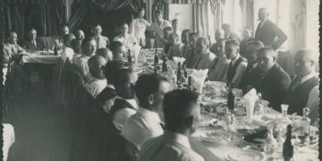 Bijūno klube iškilimingi pietūs. Iš kaires antras burmistras A. Sajeta 1935 m.