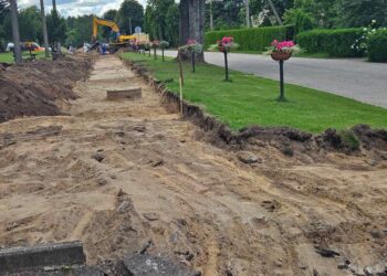 Kriūkų seniūnijoje intensyviai vyksta pėsčiųjų tako remontas