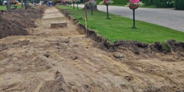 Kriūkų seniūnijoje intensyviai vyksta pėsčiųjų tako remontas