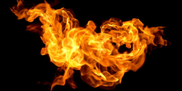 Pilviškiuose bandymas tepalu apipilti ir padegti vyrą