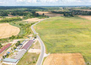 Dėmesys kaimiškosioms vietovėms: naujas asfaltas nugulė Pietariuose ir Puskelniuose