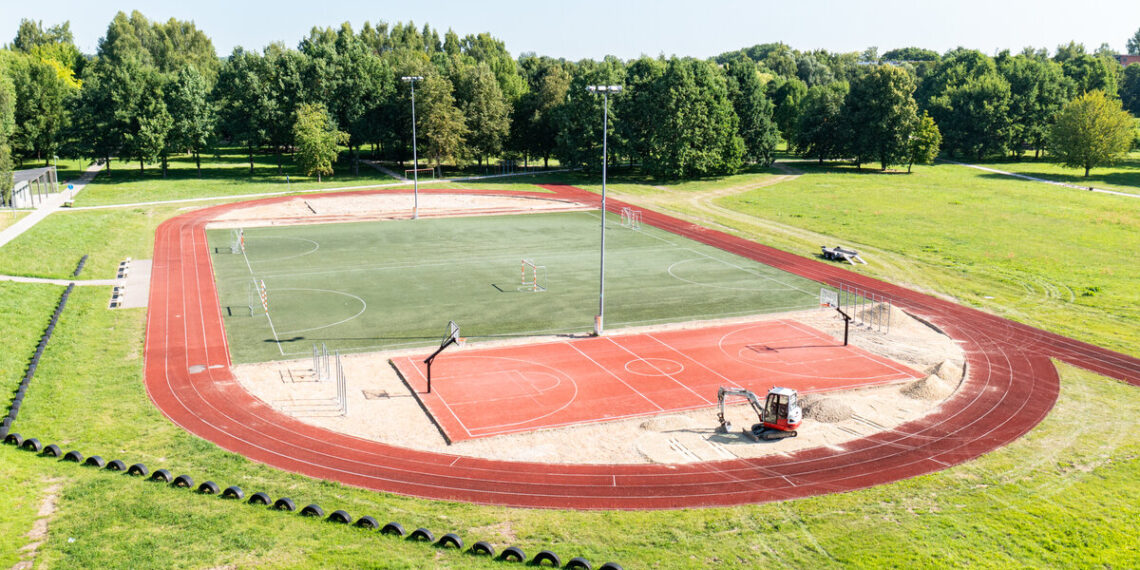 Atnaujinamas Sūduvos gimnazijos stadionas
