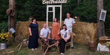 Garbingi jubiliejai paminėti Baltrušių kaimo šventėje