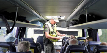 Į svajonių šalį Vakaruose – su svetimu pasu