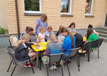 Jurgio Dovydaičio bibliotekoje - improvizuota vasaros skaitykla vaikams