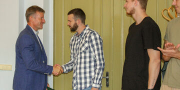 Kazlų Rūdos savivaldybės tarybos posėdis prasidėjo sportininkų sveikinimais