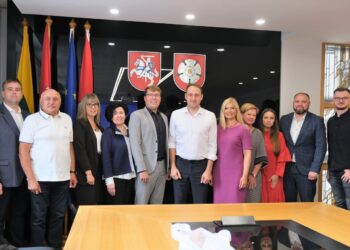 Marijampolės savivaldybės delegacija lankėsi Alytuje, kur domėjosi, kaip organizuojama Alytaus miesto teatro veikla