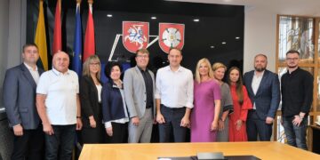 Marijampolės savivaldybės delegacija lankėsi Alytuje, kur domėjosi, kaip organizuojama Alytaus miesto teatro veikla