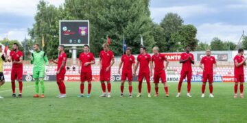 Tomas Gumbelevičius (7-as iš dešinės) su ekipa