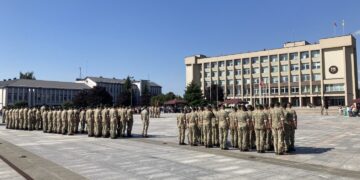 Dalis baigusių tarnybą, tęs savo kelią kariuomenėje