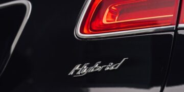 Hibridiniai automobiliai: dažniausiai girdimi mitai