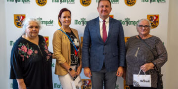 Marijampolėje įteiktos dovanos Tarptautinės raštingumo dienos viktorinos nugalėtojoms