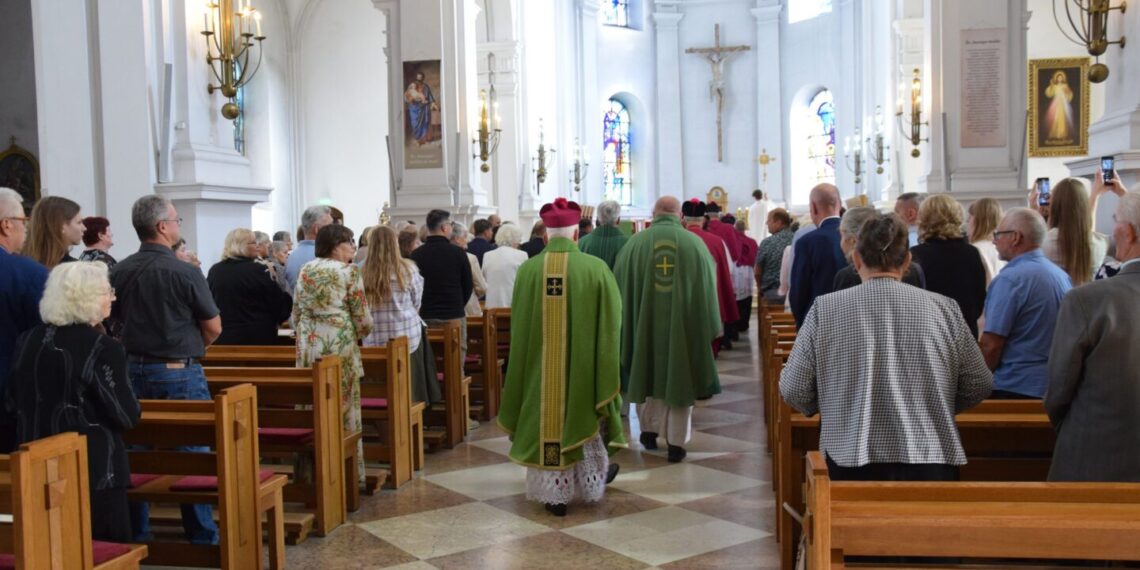 Paskirti Vilkaviškio vyskupijos Katedros kanauninkai