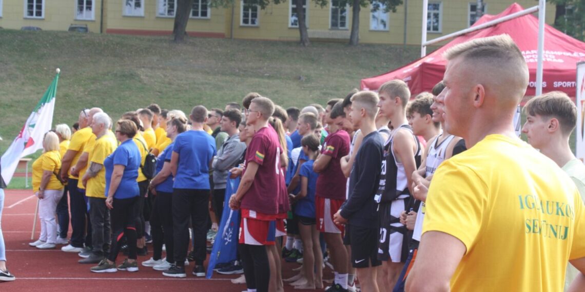 Rygiškių Jono gimnazijos stadione vyko Marijampolės savivaldybės septynių seniūnijų sporto žaidynės