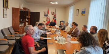 Šakiuose į posėdį rinkosi naujoji trišalė verslo taryba