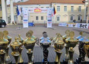 Šakiuose lankėsi „Ralio aplink Lietuvą“ dalyviai