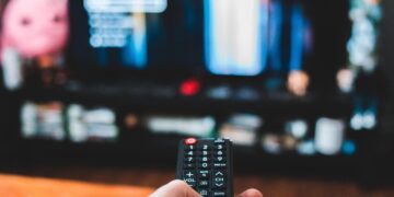 Kodėl televizorių naudinga pirkti internetu