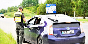 Ukrainietė nesitikėjo, kad pasieniečiai atskiria ne tik lietuviškų dokumentų klastotes