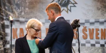 Už ilgametį darbą įteiktas kazlųrūdiečio ženklas