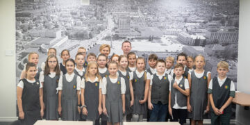 Marijampolės savivaldybės merą aplankė būrys smalsių mokinukų