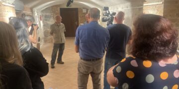 Meno mylėtojai ir autoriaus gerbėjai sunkiai tilpo salėje