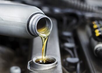 Kas nutinka, kai nekeičiate automobilio 5W-30 tepalų?