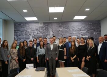 Apdovanoti geriausiai besimokantieji studentai ir mokiniai