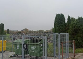 Gyventojams primenama apie kapinių atliekų tvarkymą