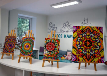 Marijampolėje atidaryta Marijampolės psichikos dienos stacionaro pacientų piešinių paroda